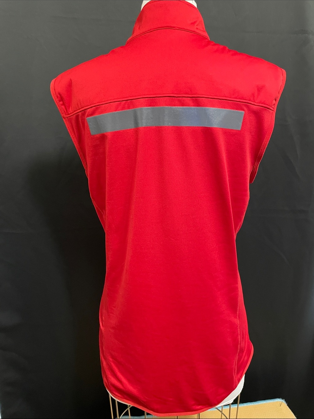 Women’s EUC VINTAGE OR PREVIOUS NIKE DRI-FIT Shield Running Vest Sz M - Picture 6 of 12